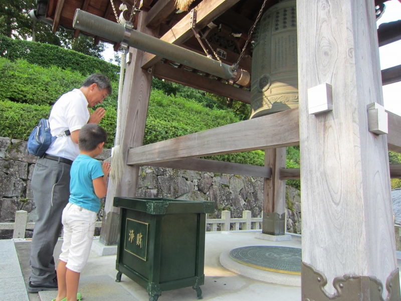 平和の撞鐘写真